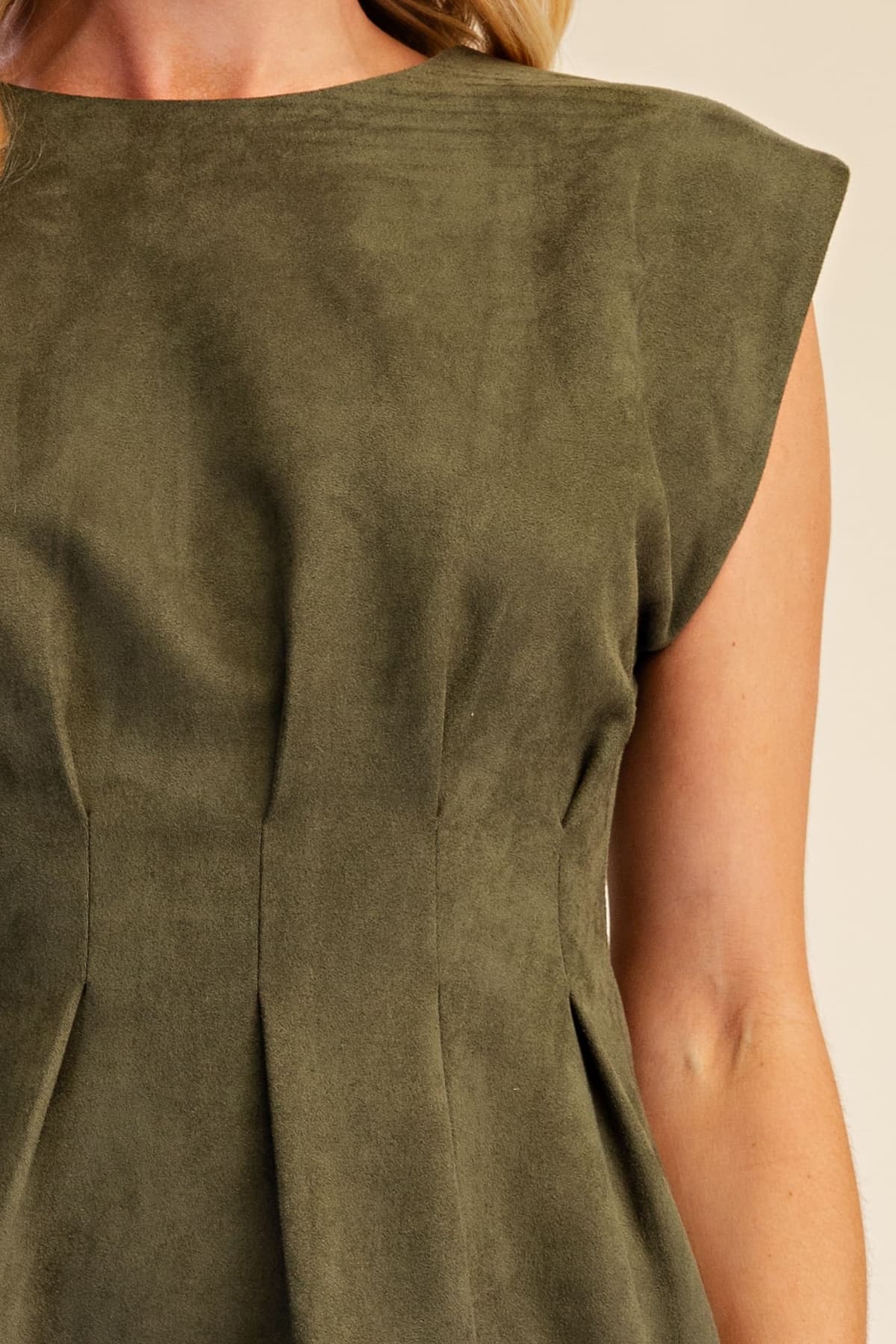 D8380 - OLIVE