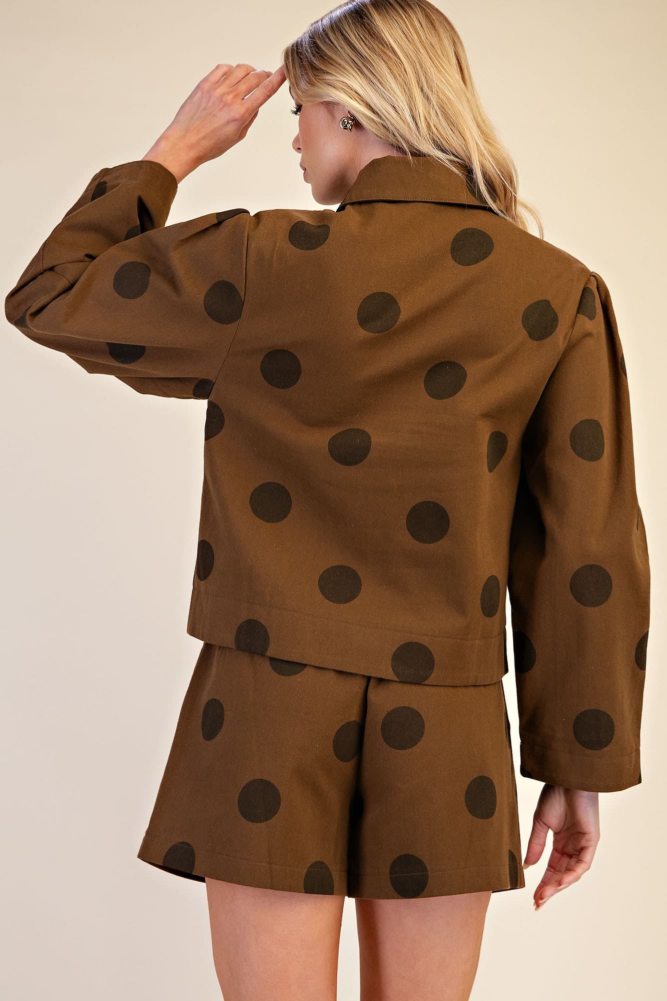 J8332 - BROWN