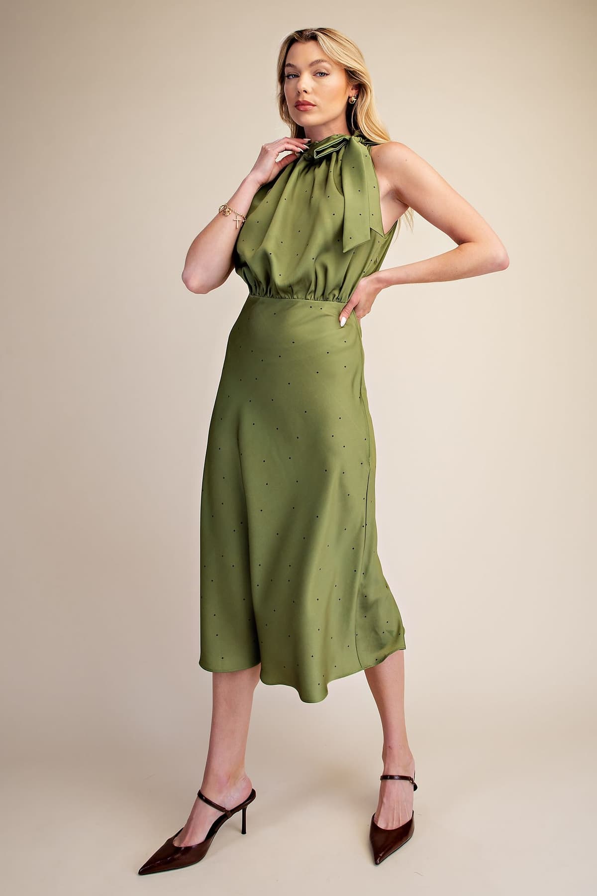 D8401 - LIGHT OLIVE