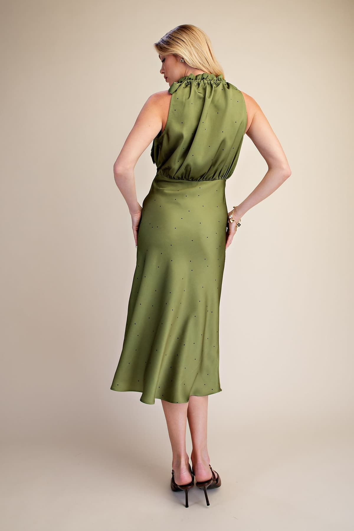 D8401 - LIGHT OLIVE