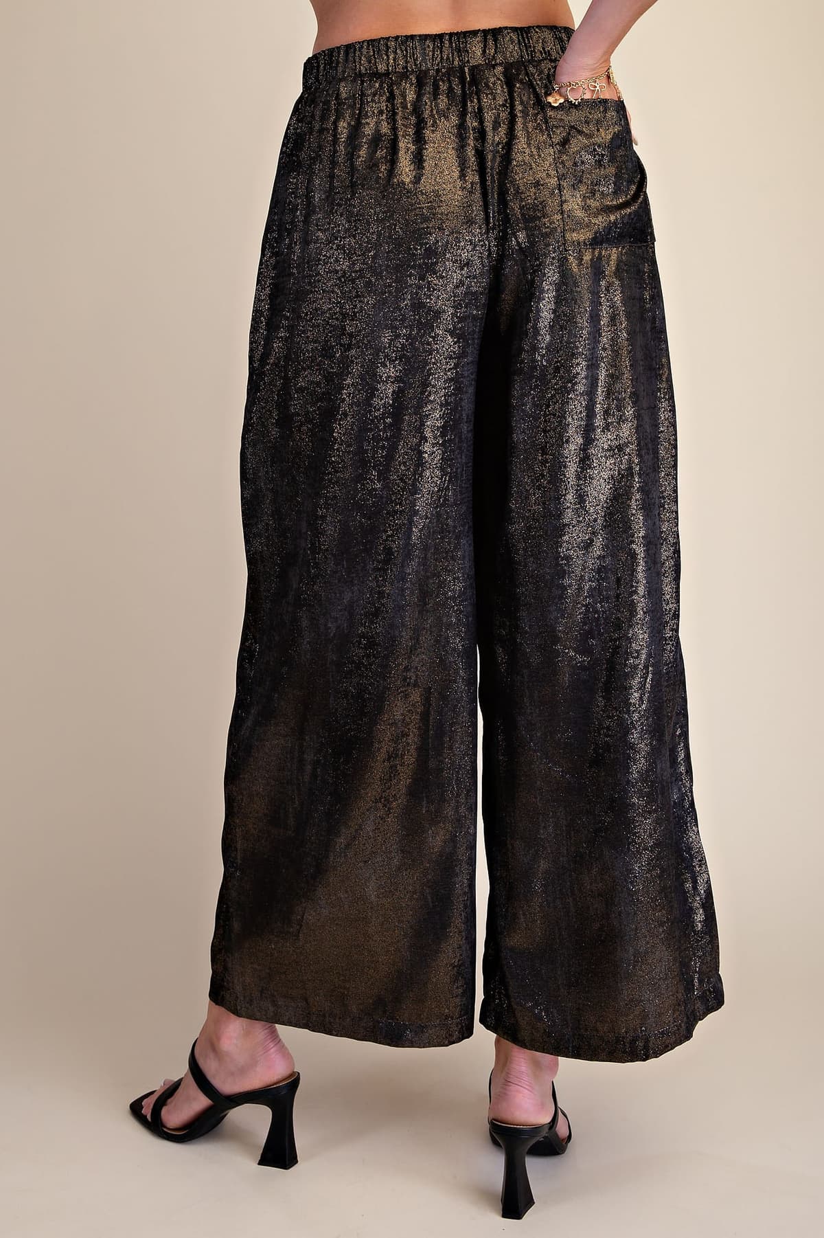 P8369 - BLACK