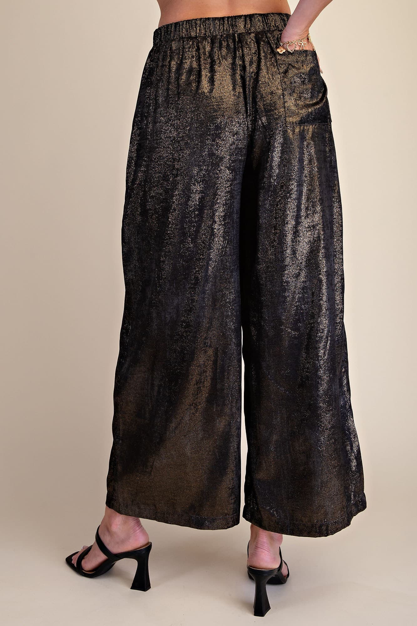 P8369 - BLACK