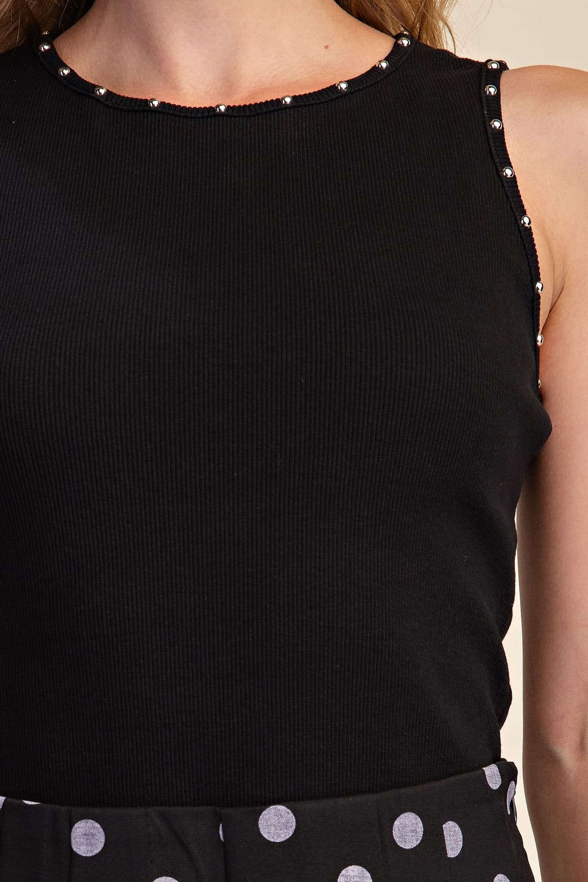 T8384 - BLACK