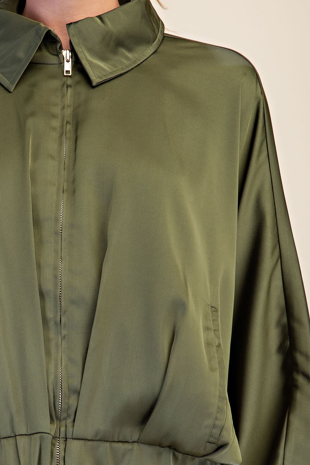 J8389 - OLIVE