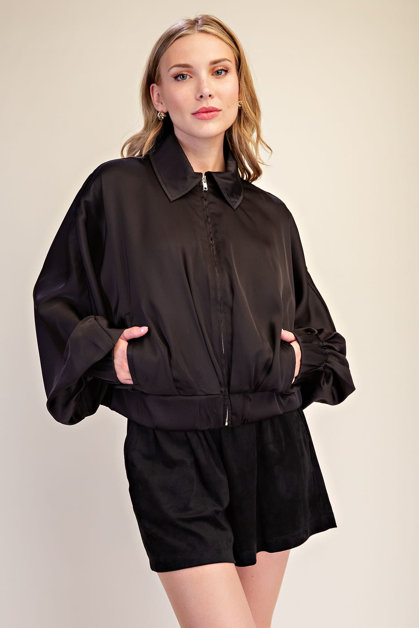 J8389 - BLACK