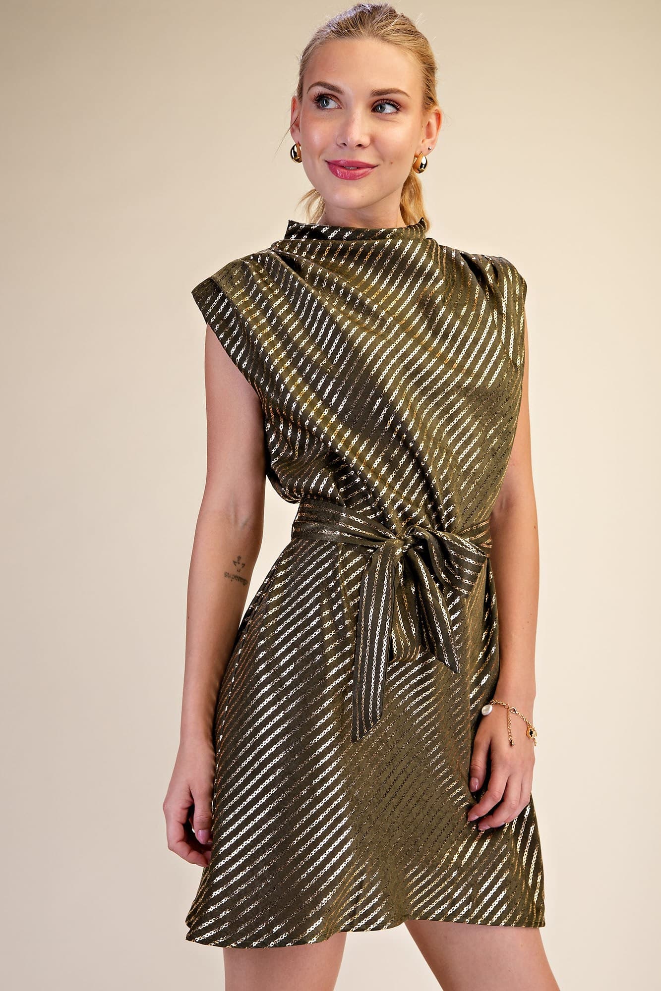 D8482 - OLIVE