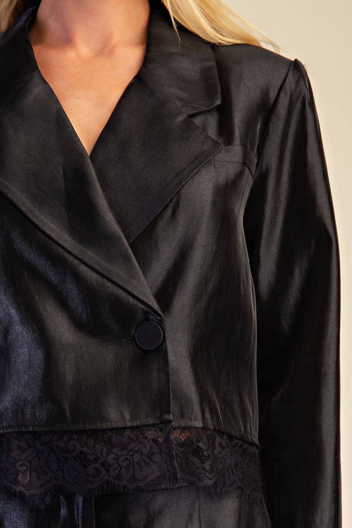 J8410 - BLACK