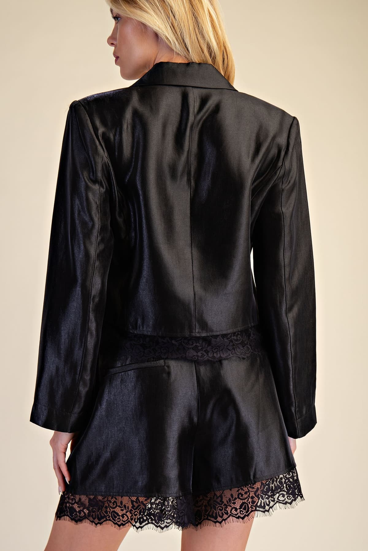 J8410 - BLACK