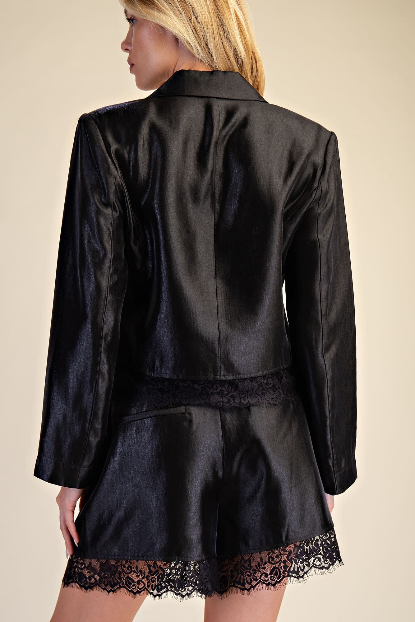 J8410 - BLACK