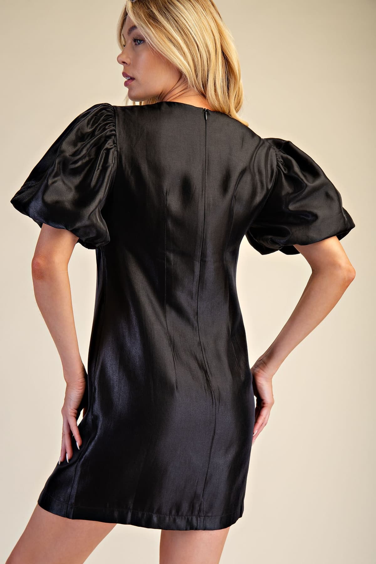 D8460 - BLACK