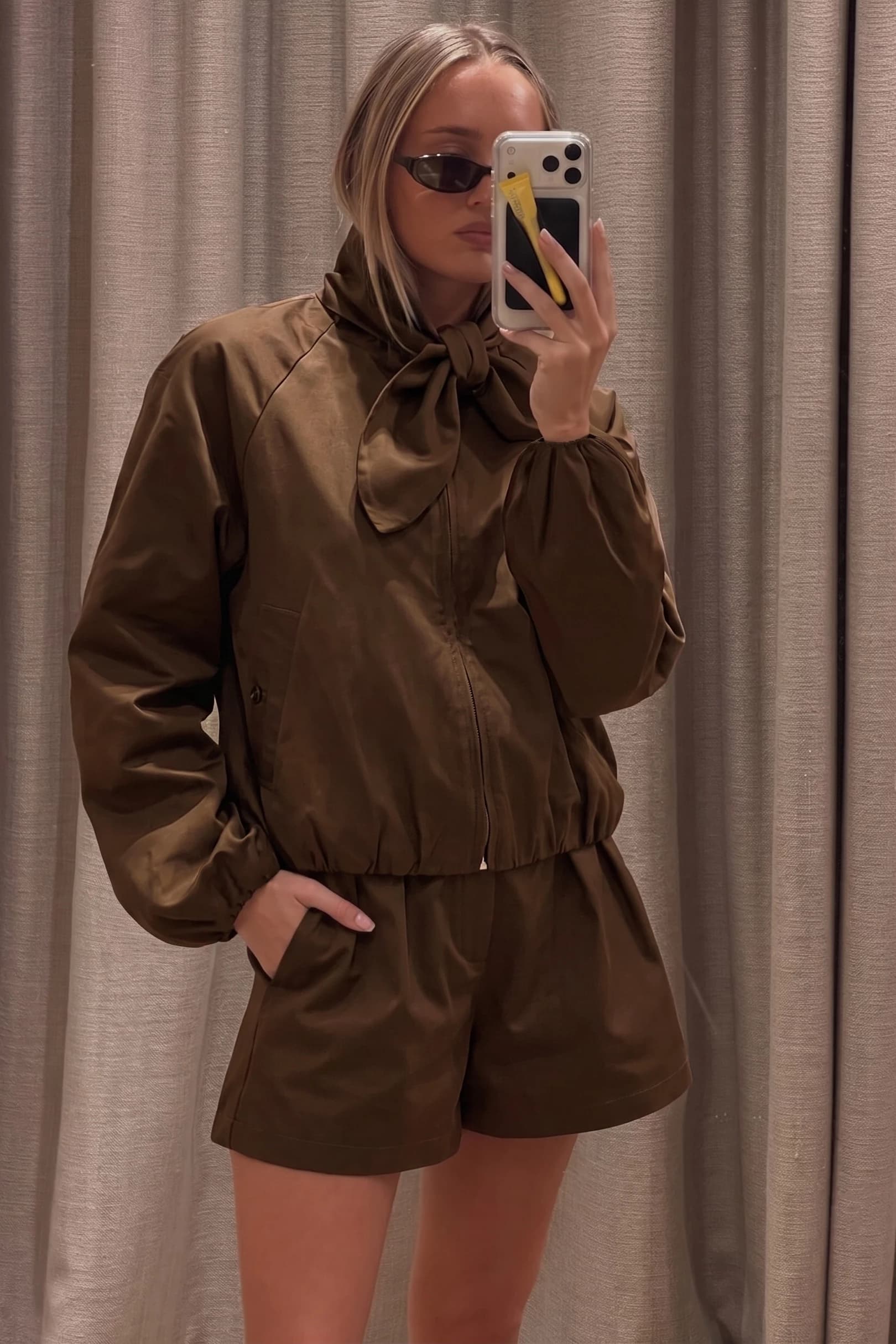 J8427 - BROWN