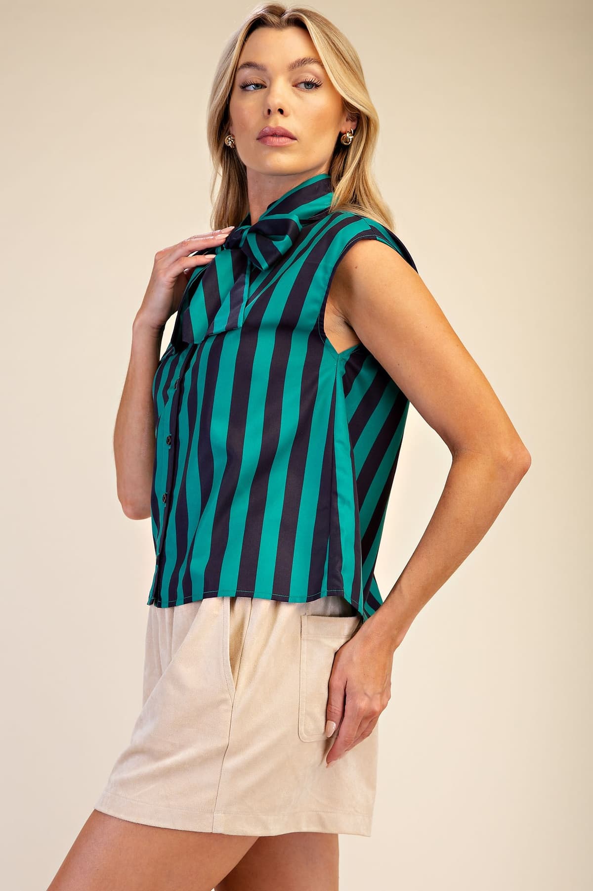 T8421 - NAVY