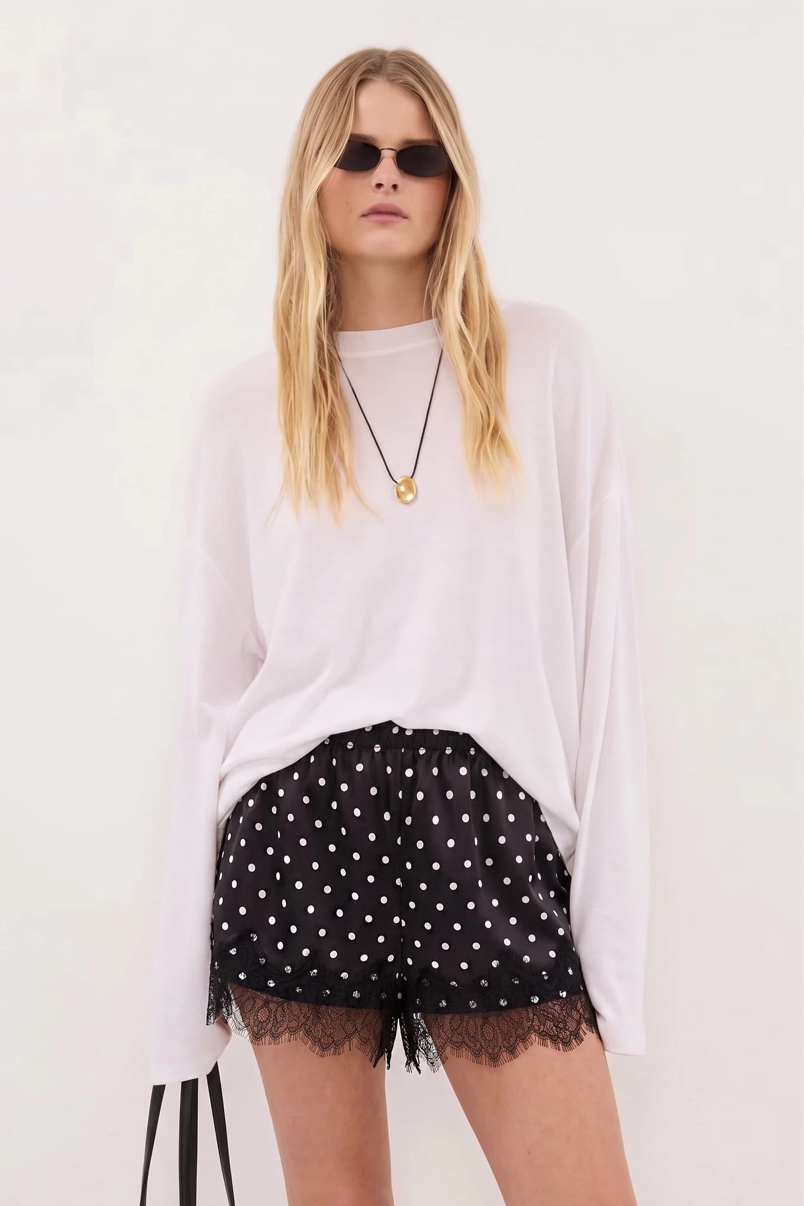 P8454 - BLACK