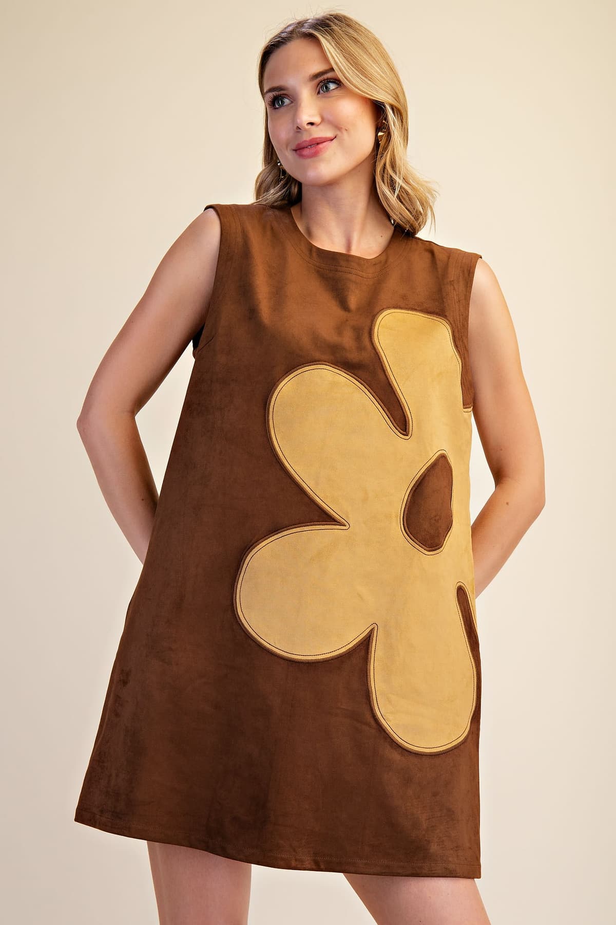 D8392 - BROWN