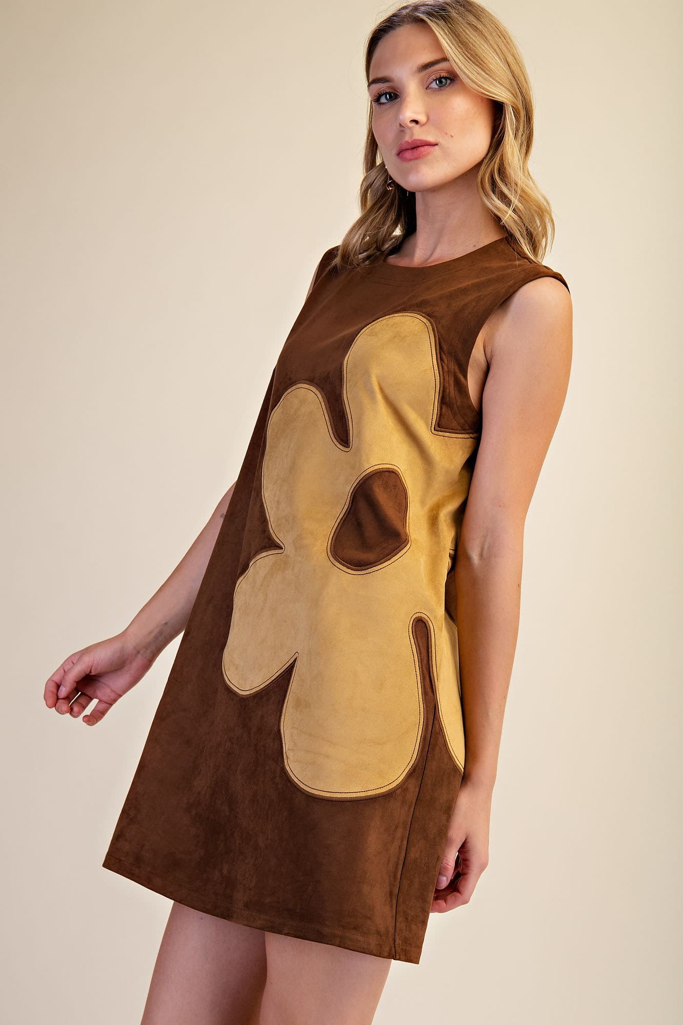 D8392 - BROWN
