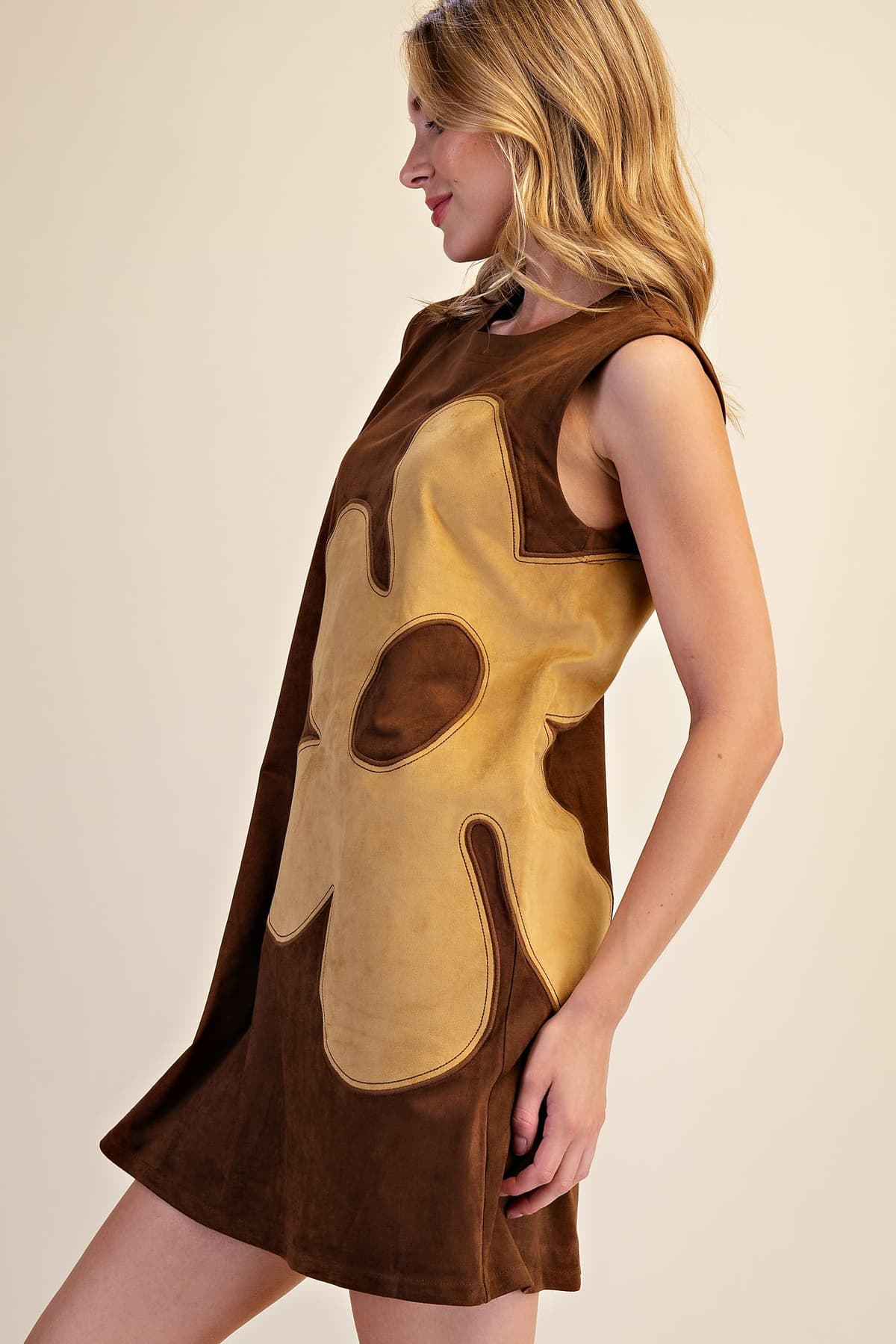 D8392 - BROWN