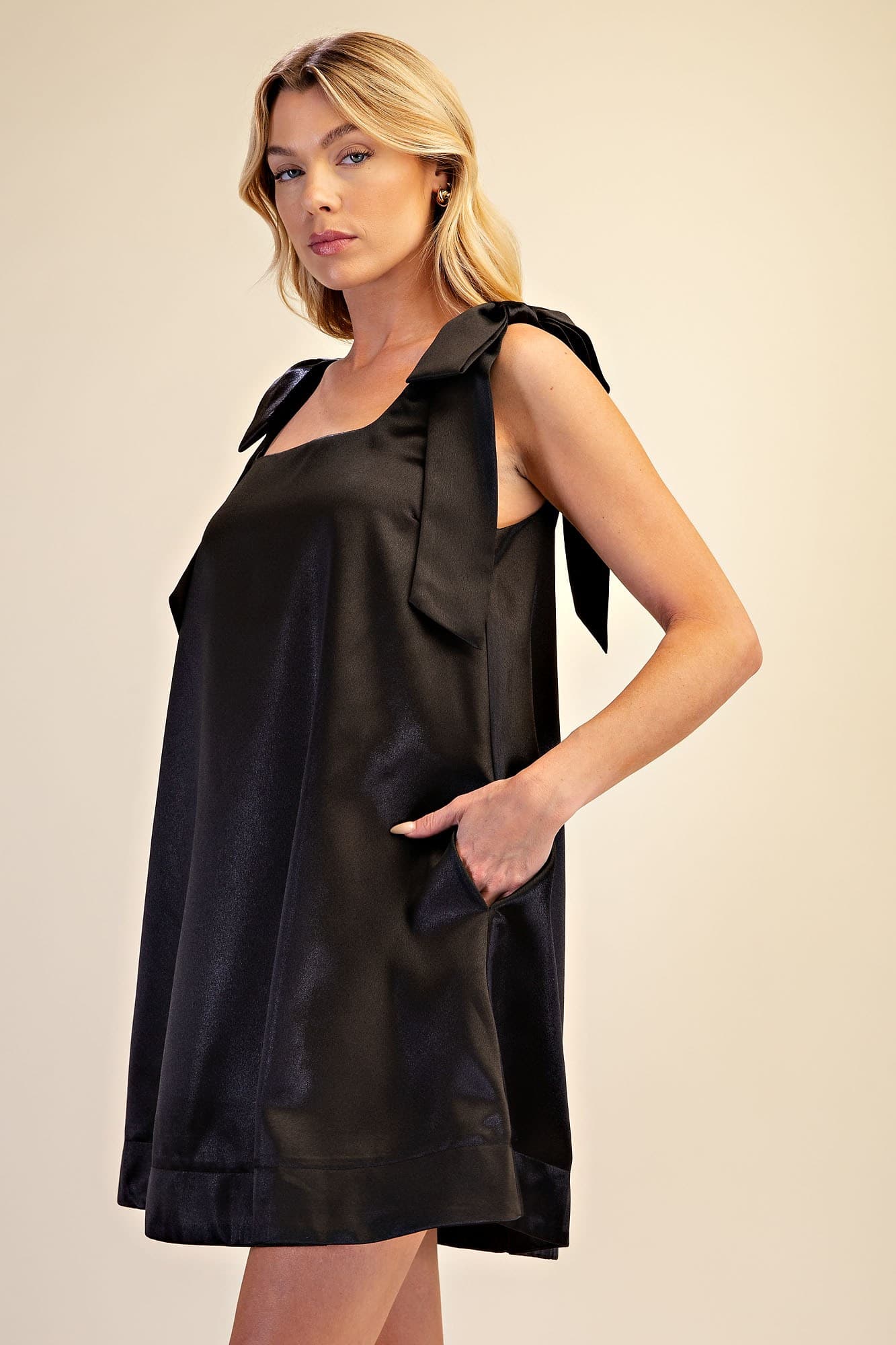 D8540 - BLACK