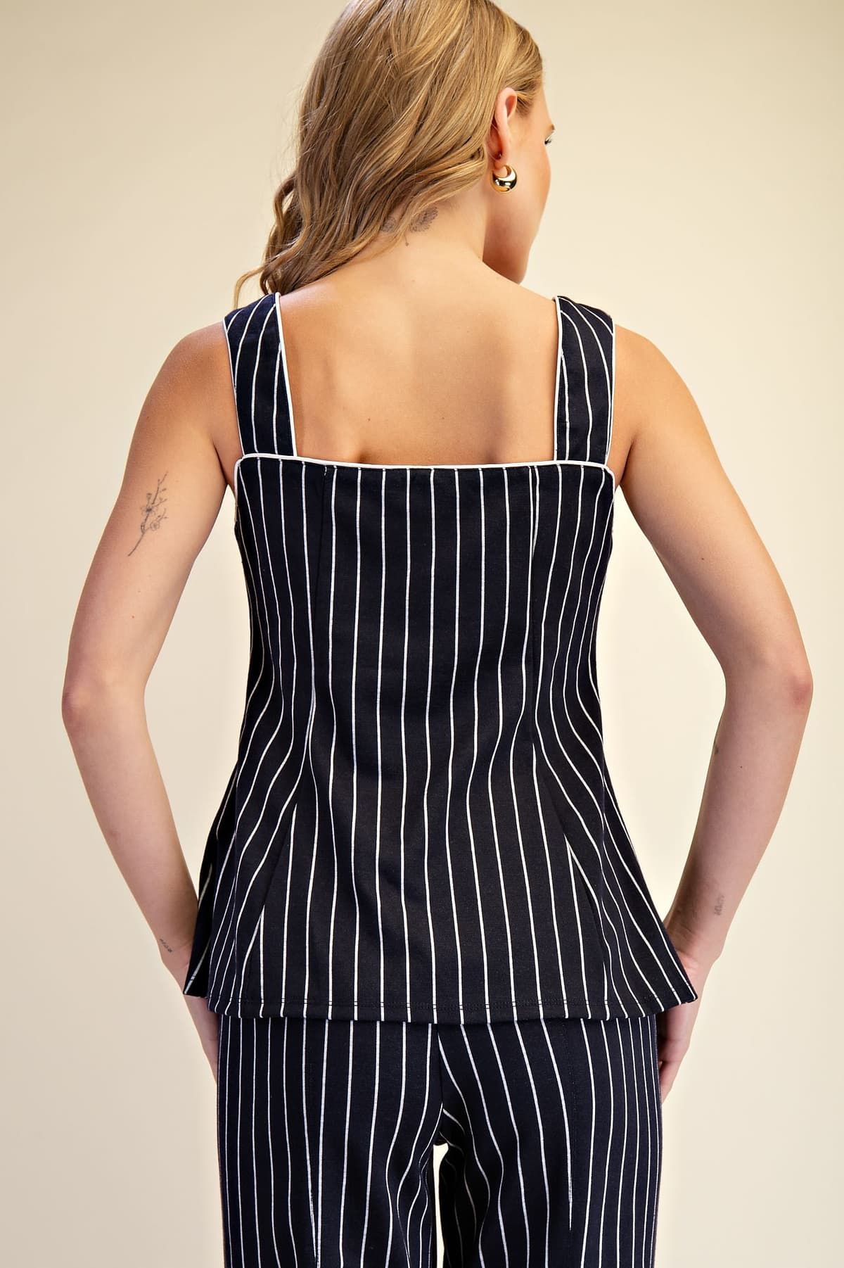 T8523 - NAVY