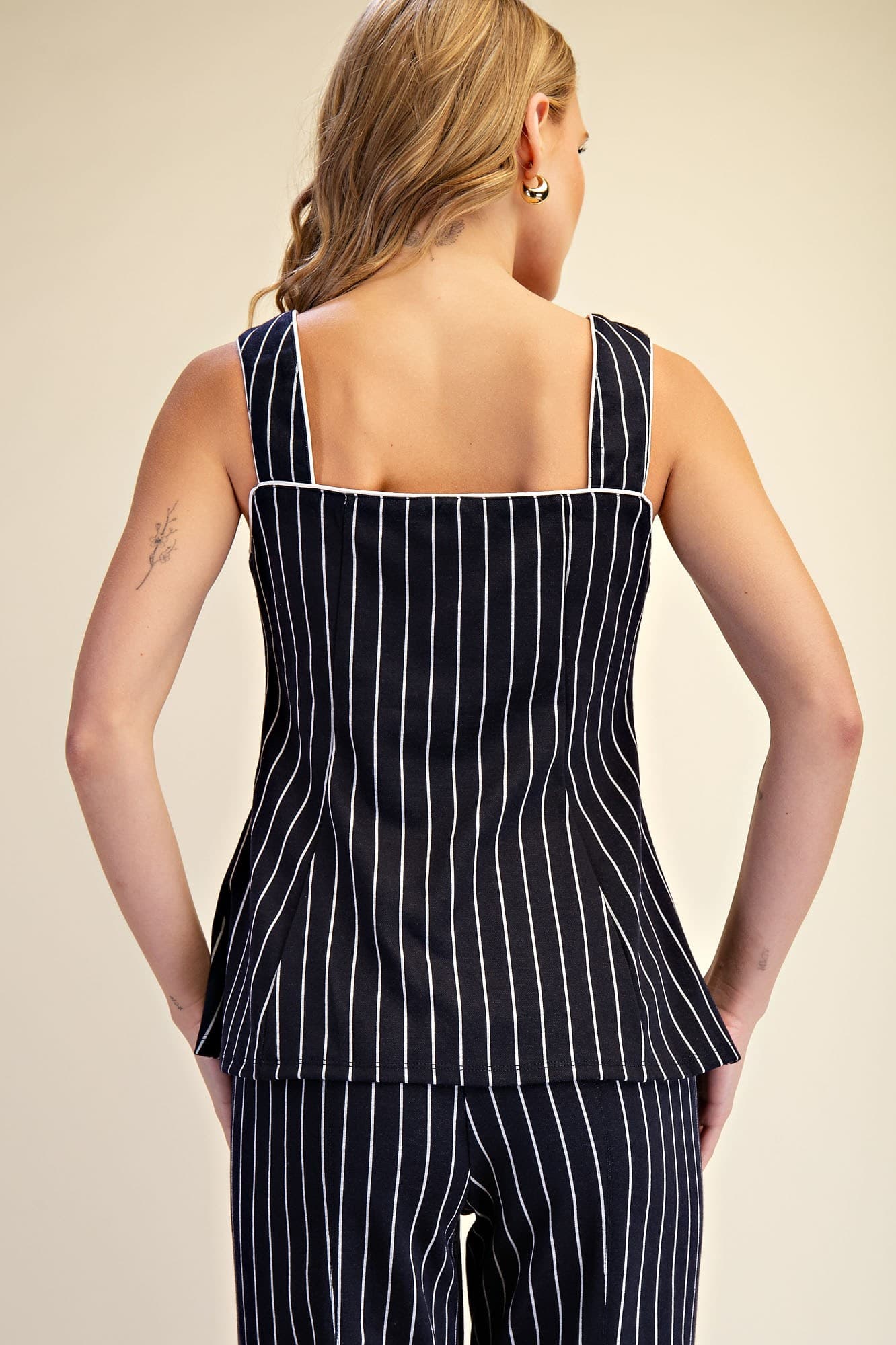 T8523 - NAVY