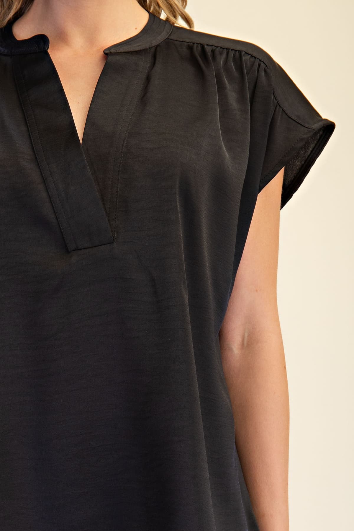 T8574 - BLACK