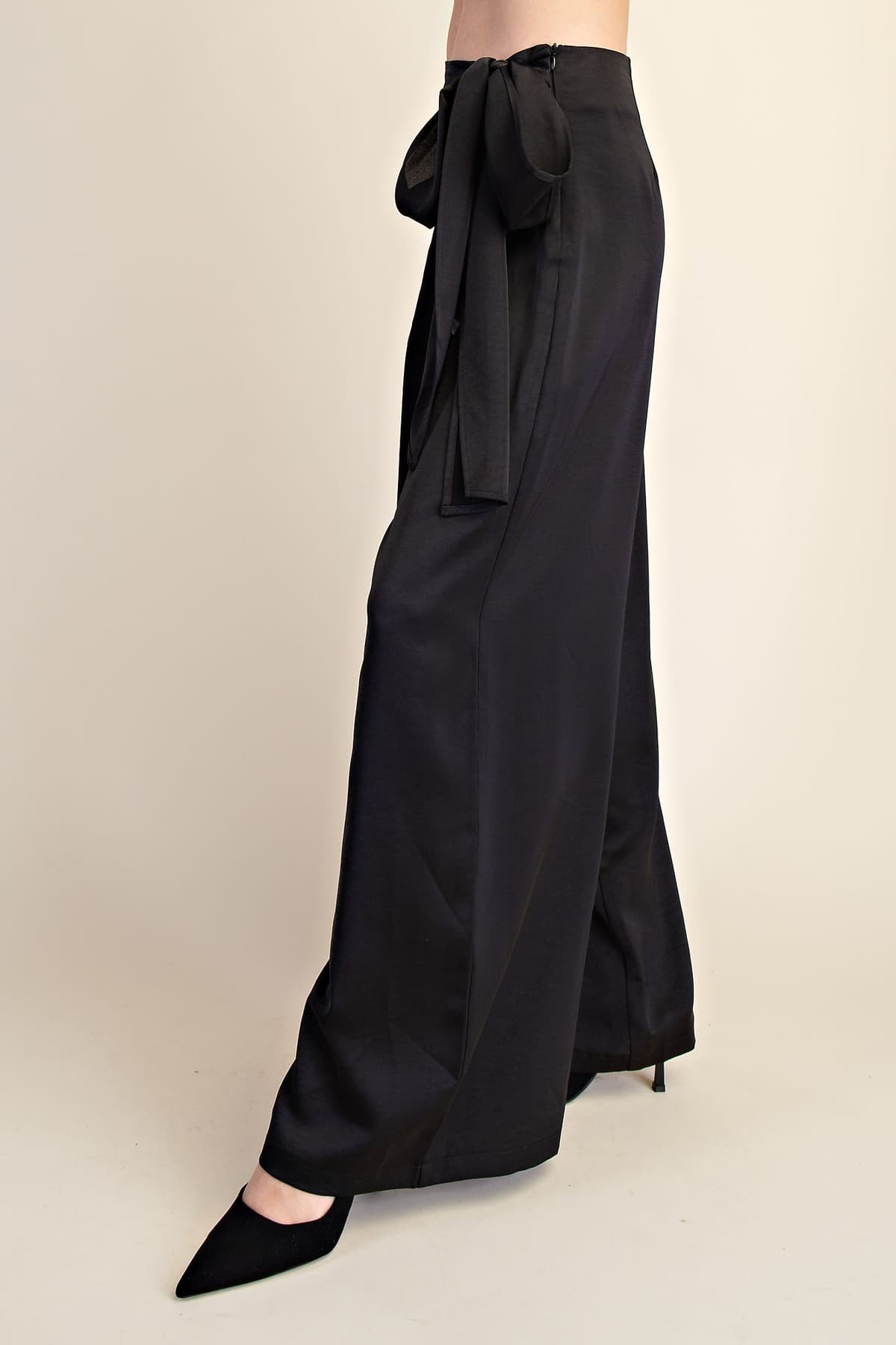 P8562 - BLACK