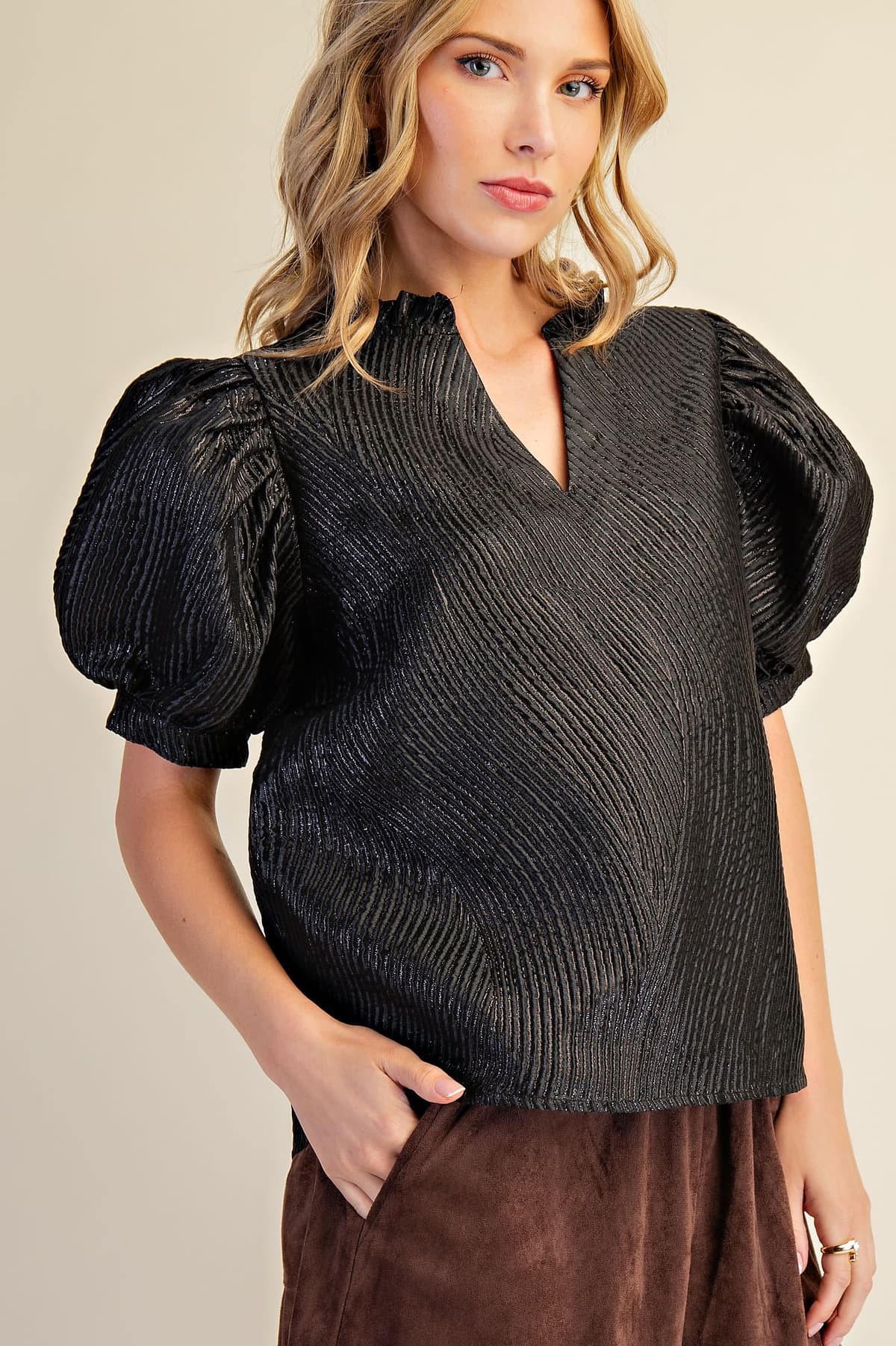 T8582 - BLACK