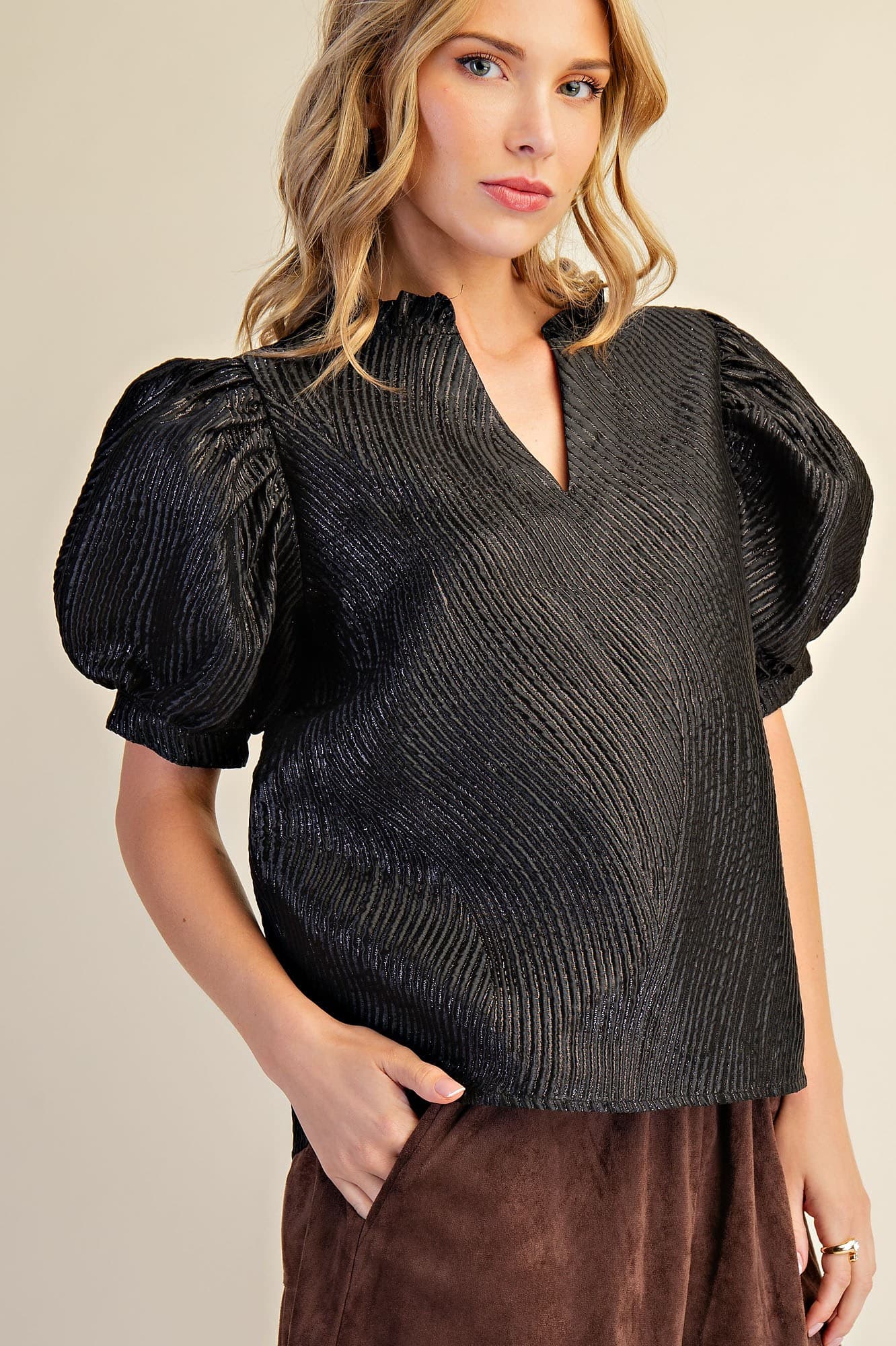 T8582 - BLACK