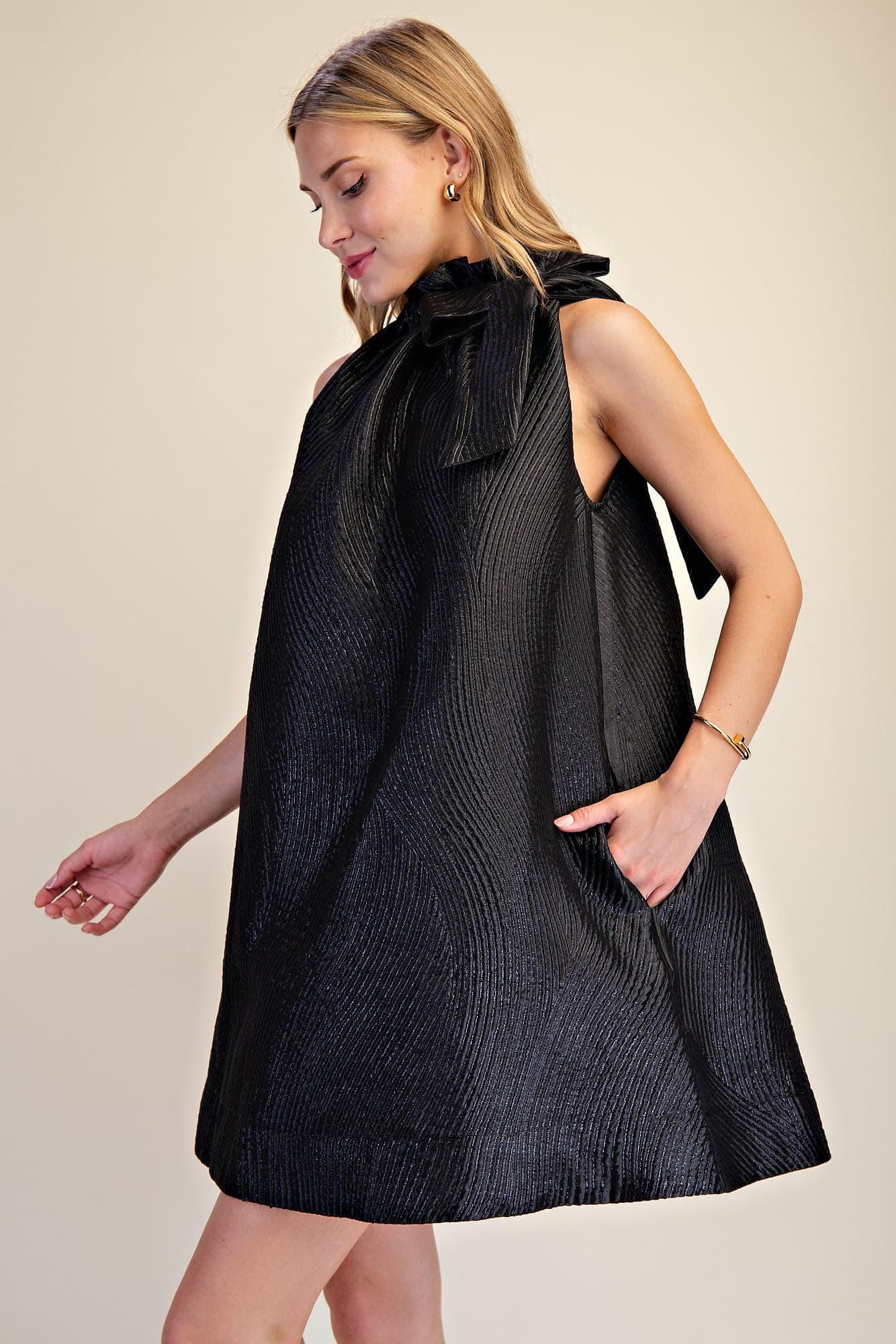 D8583 - BLACK