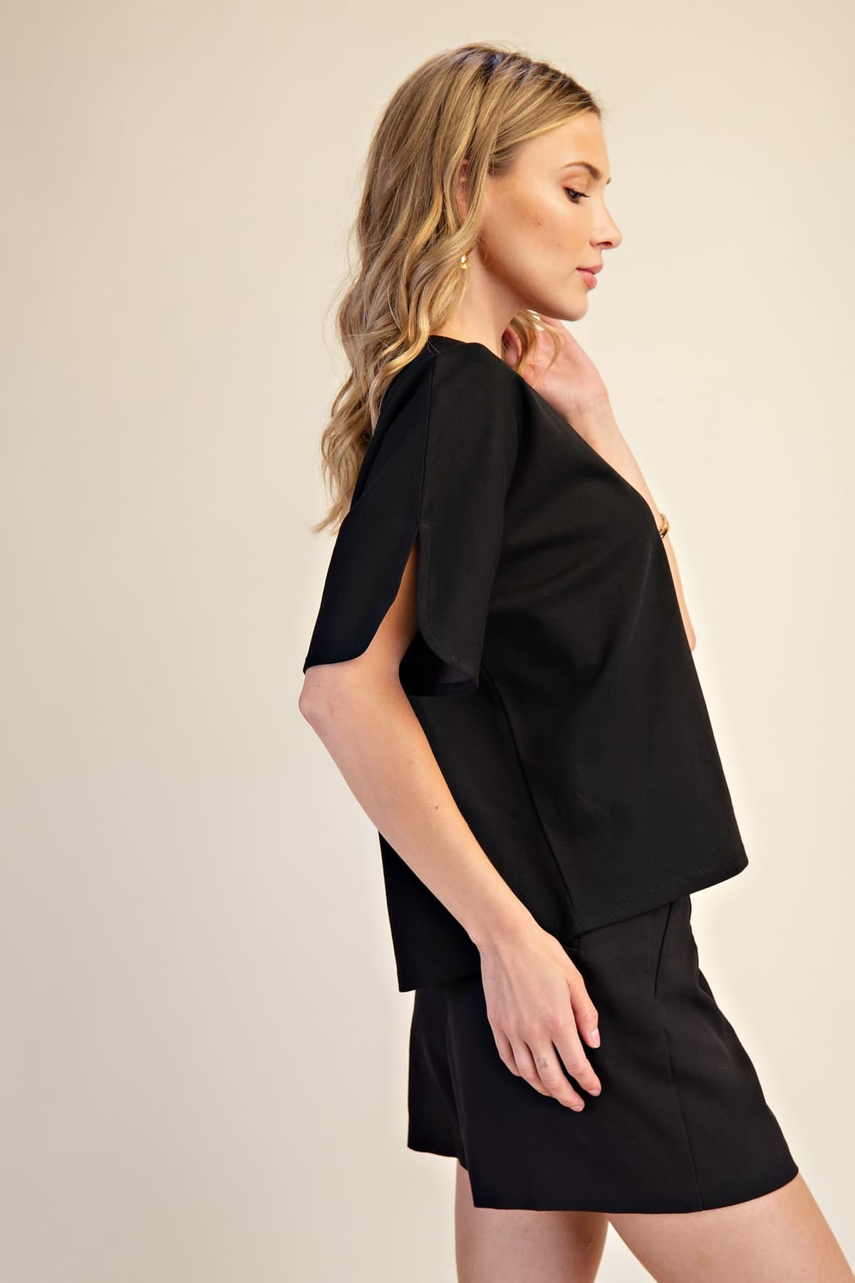 T8613 - BLACK