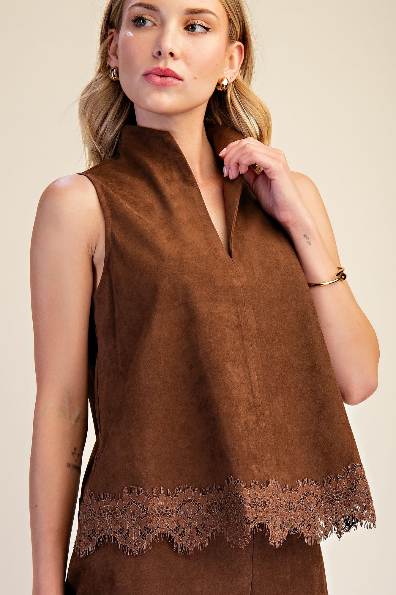 T8569 - BROWN