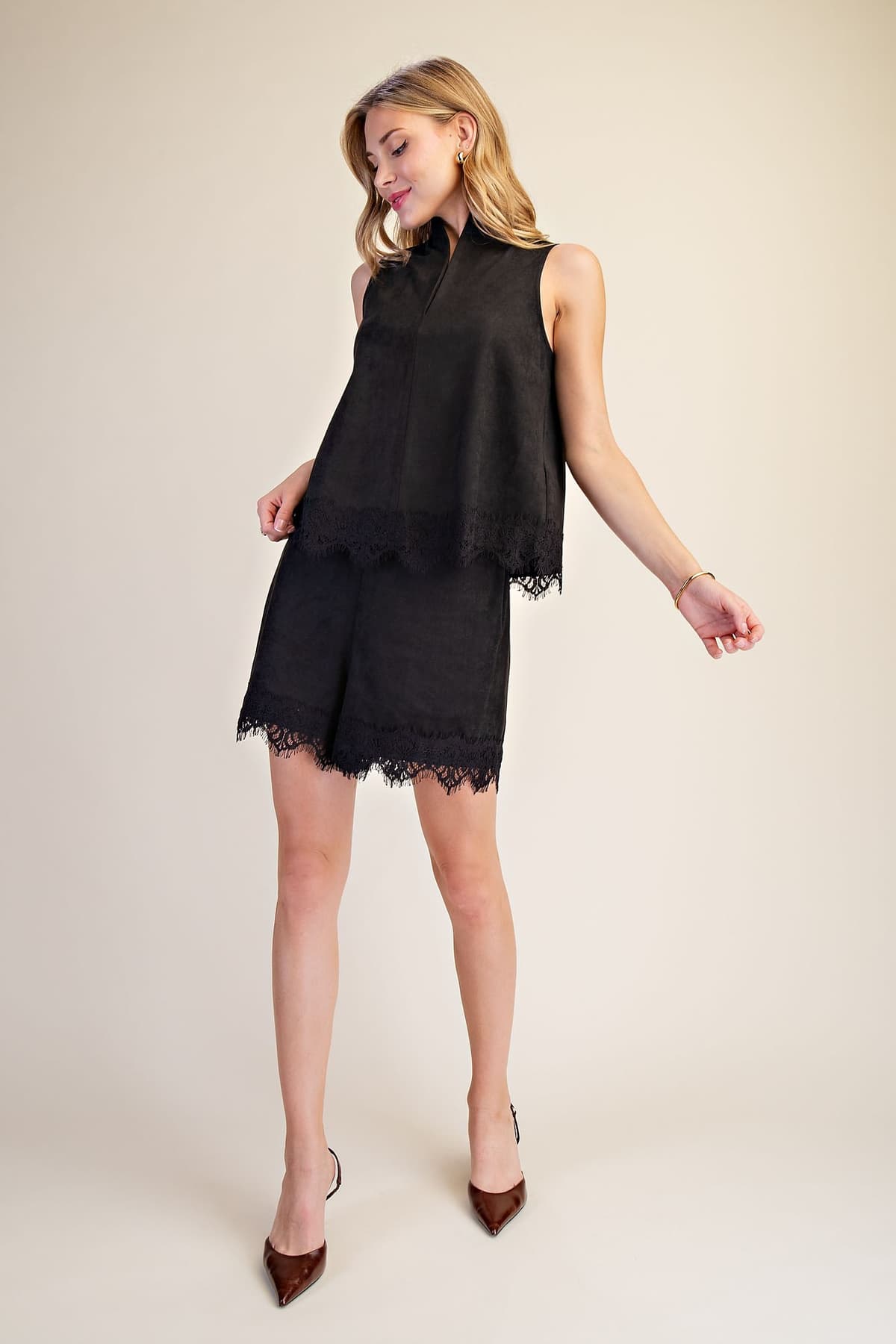T8569 - BLACK
