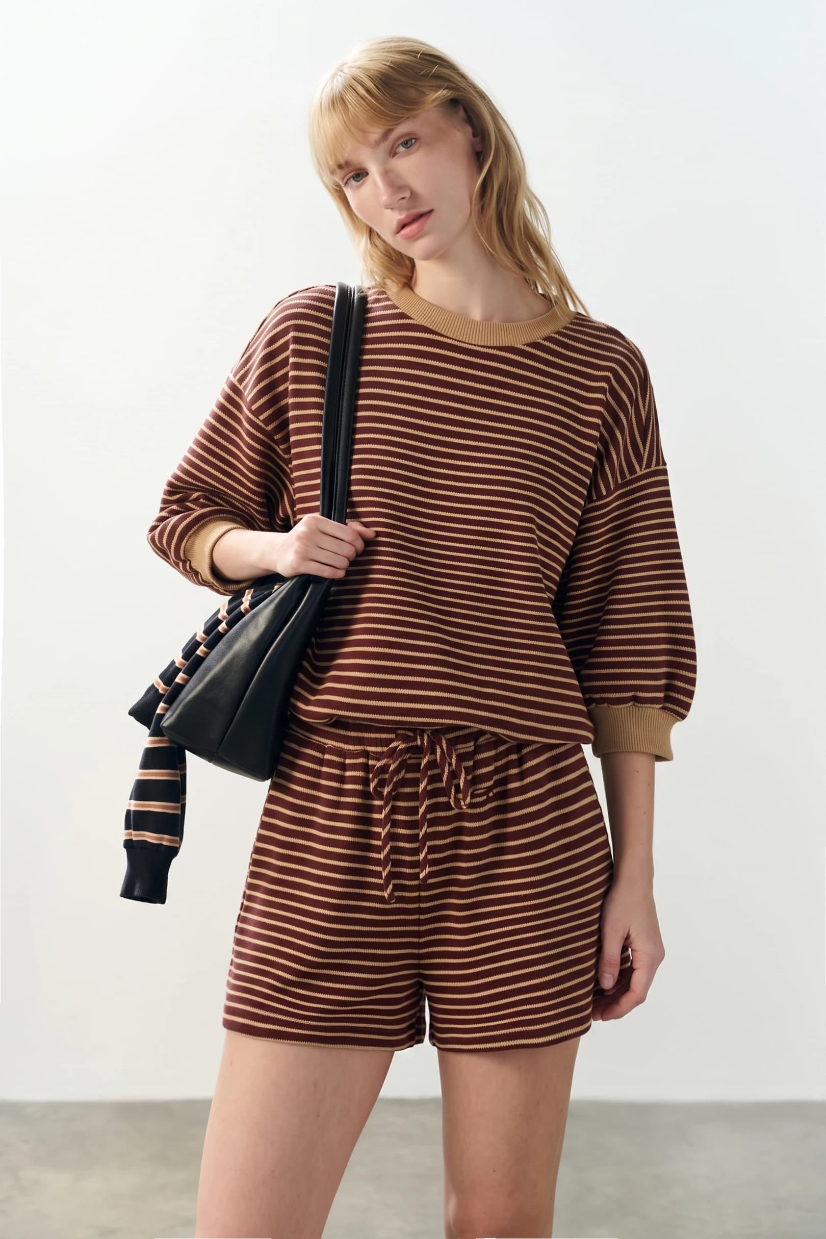 P8599 - BROWN