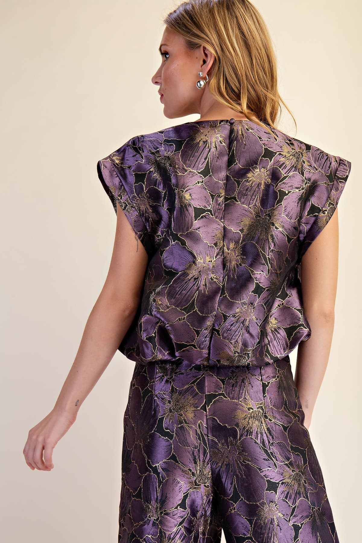 T8647 - PLUM