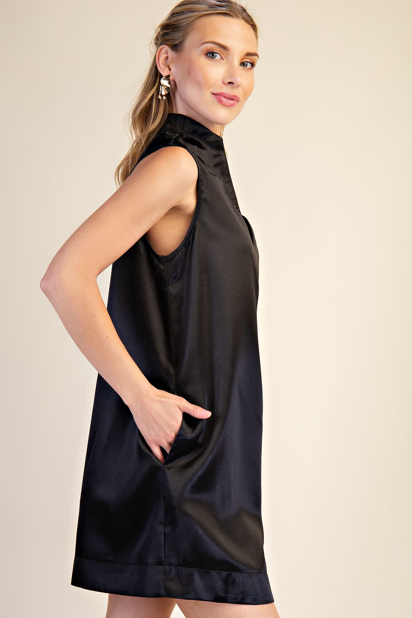 D8666 - BLACK