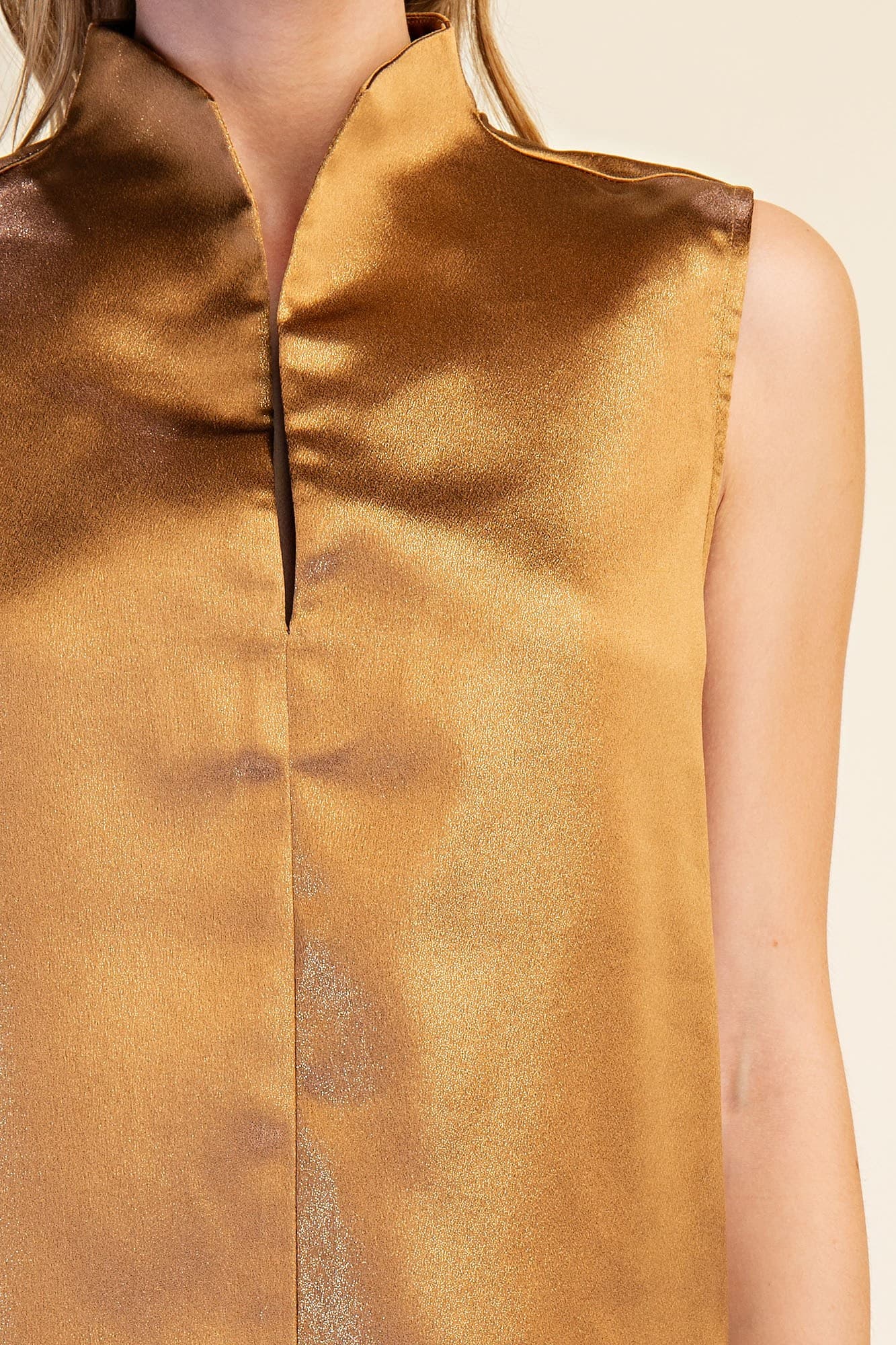 D8666 - GOLD