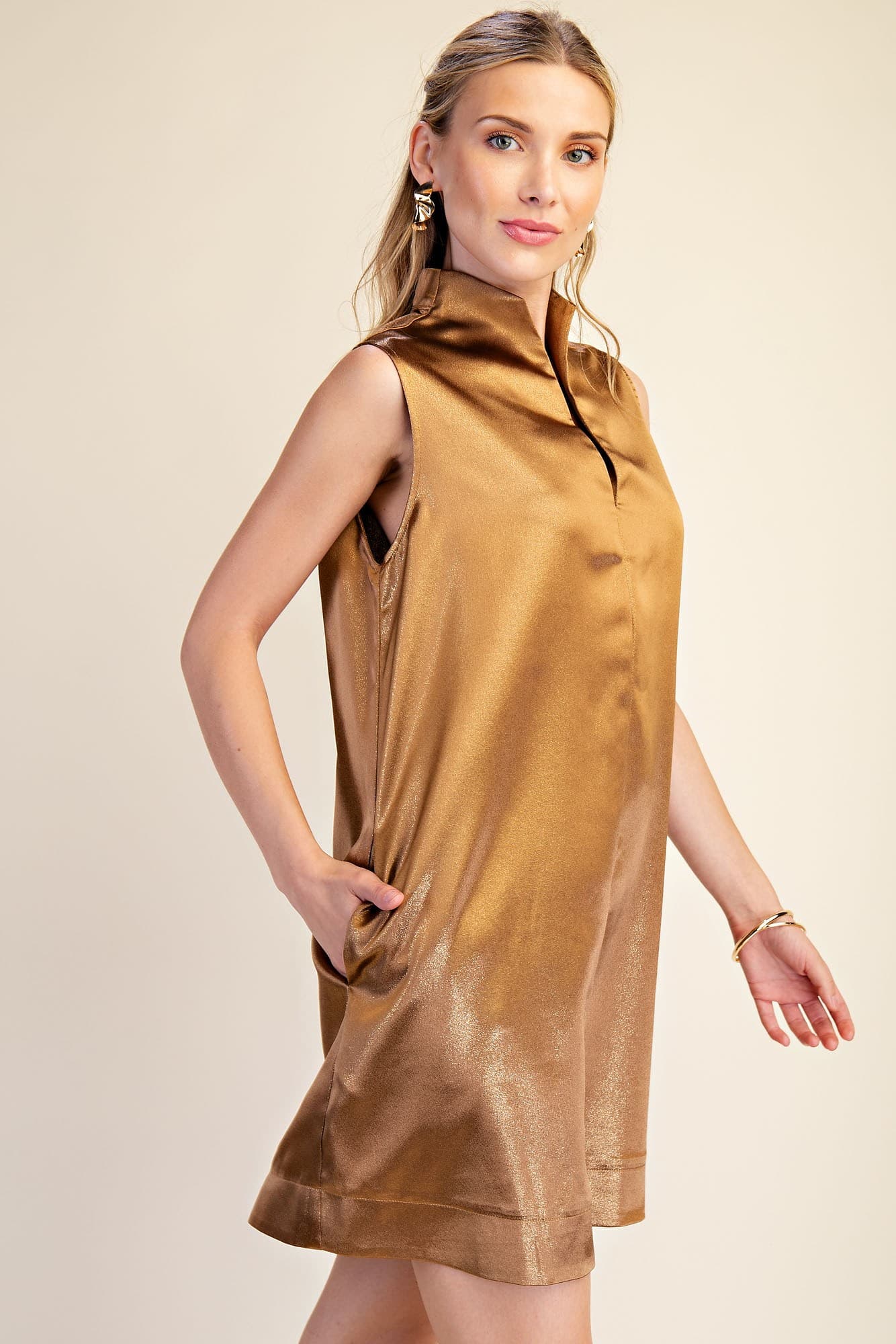 D8666 - GOLD